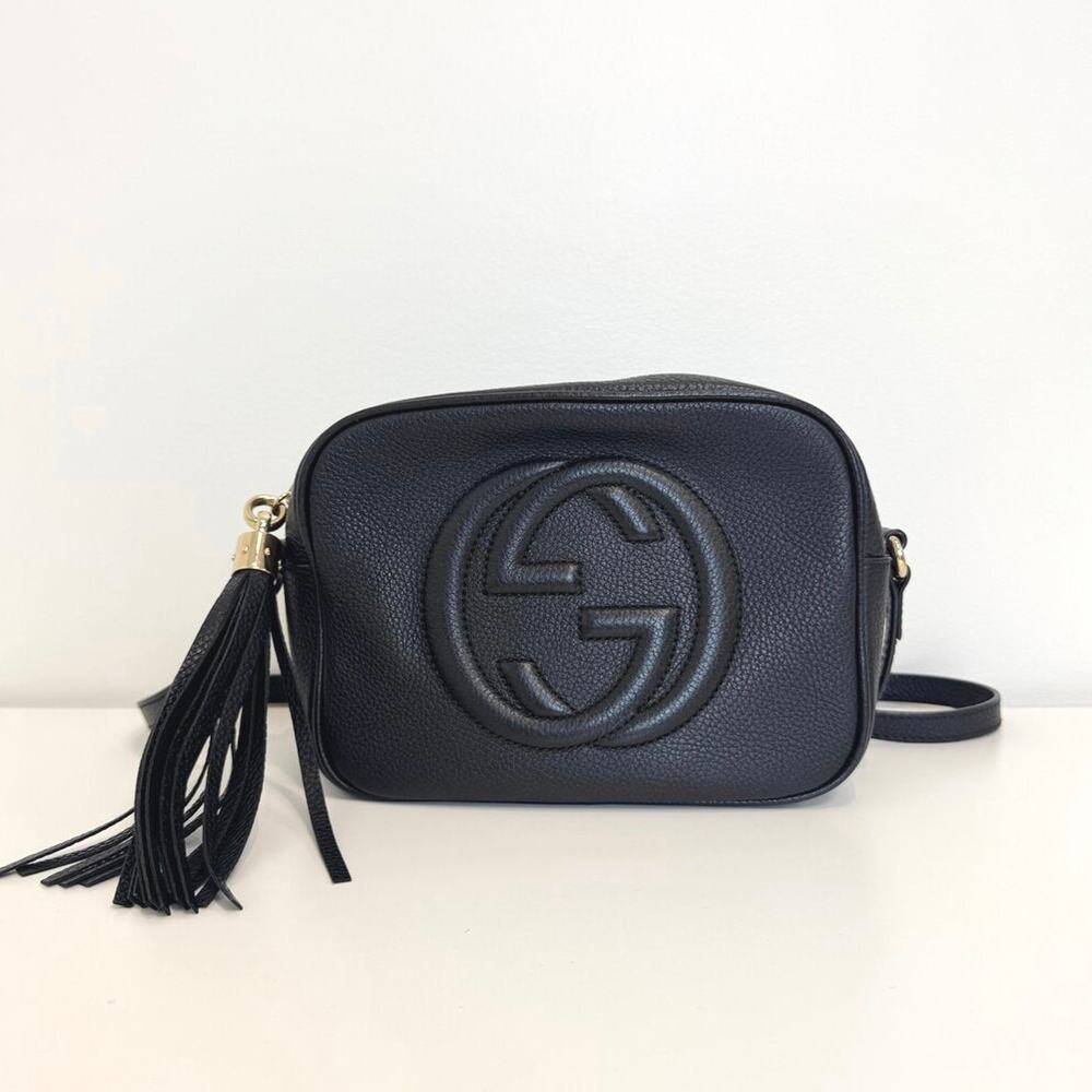 GUCCI Black Pebbled Leather Soho Disco Crossbody Bag GG Logo Camera Handbag